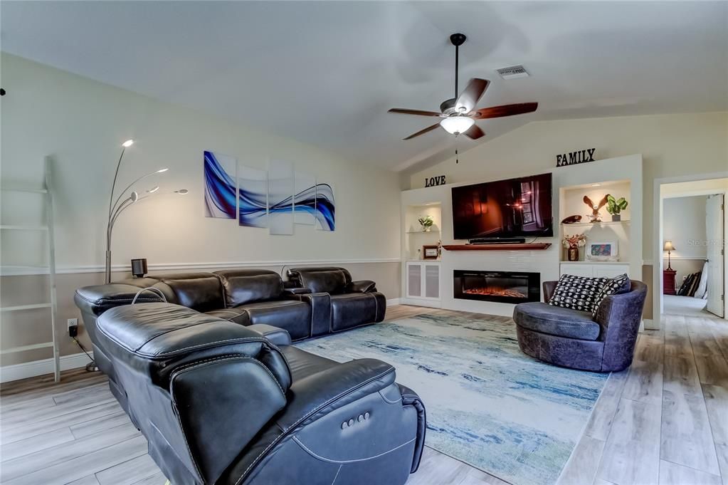 En Venta: $975,000 (5 camas, 4 baños, 3382 Pies cuadrados)