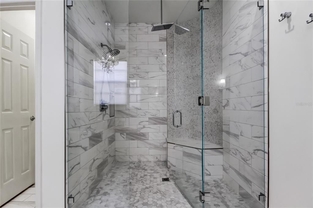 En Venta: $975,000 (5 camas, 4 baños, 3382 Pies cuadrados)