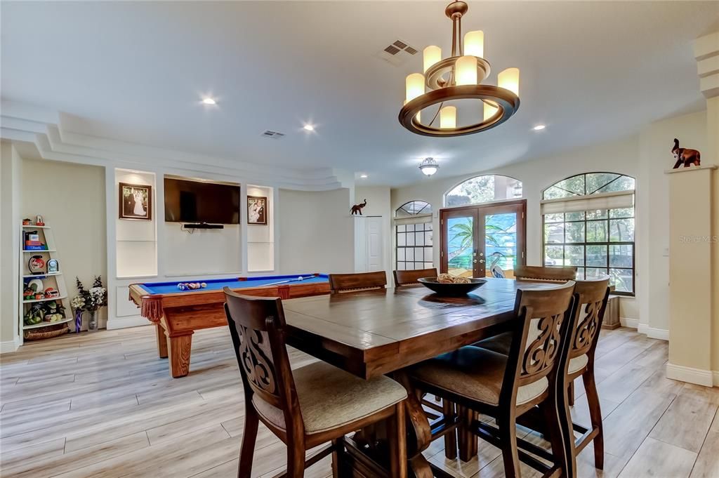 En Venta: $975,000 (5 camas, 4 baños, 3382 Pies cuadrados)