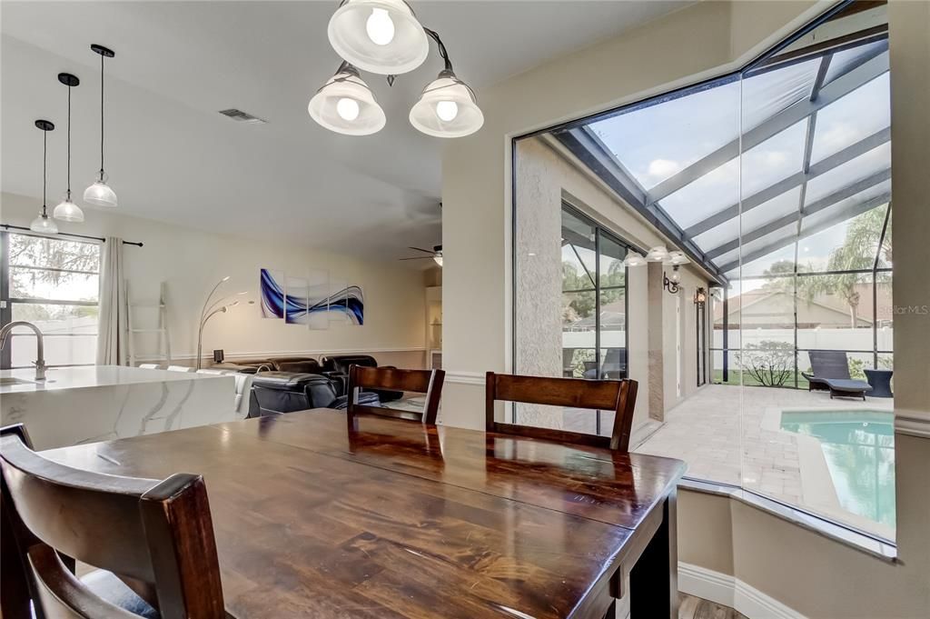 En Venta: $975,000 (5 camas, 4 baños, 3382 Pies cuadrados)