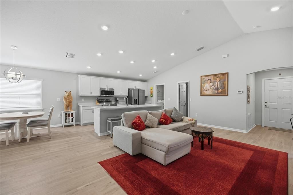 En Venta: $315,000 (3 camas, 2 baños, 1541 Pies cuadrados)