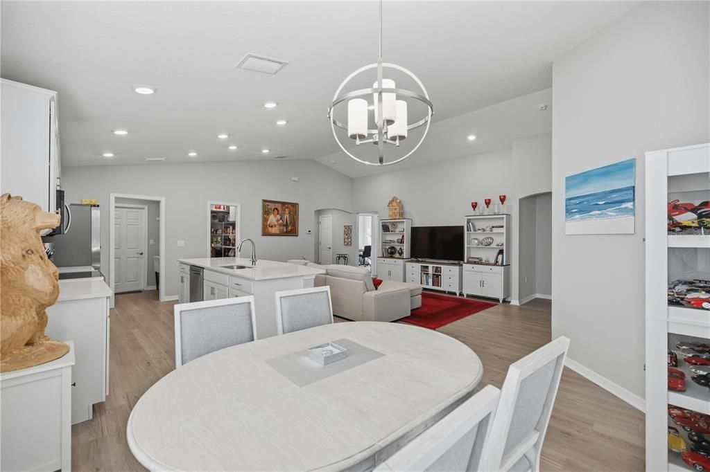 En Venta: $315,000 (3 camas, 2 baños, 1541 Pies cuadrados)