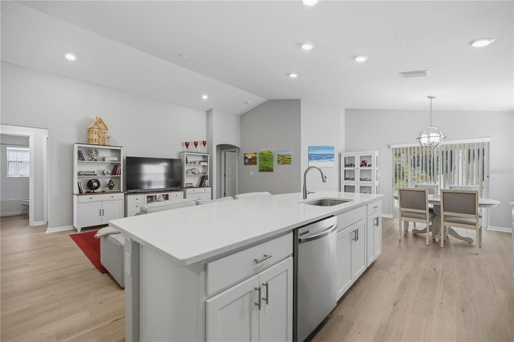 En Venta: $315,000 (3 camas, 2 baños, 1541 Pies cuadrados)