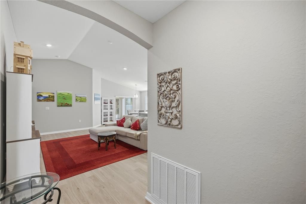 En Venta: $315,000 (3 camas, 2 baños, 1541 Pies cuadrados)