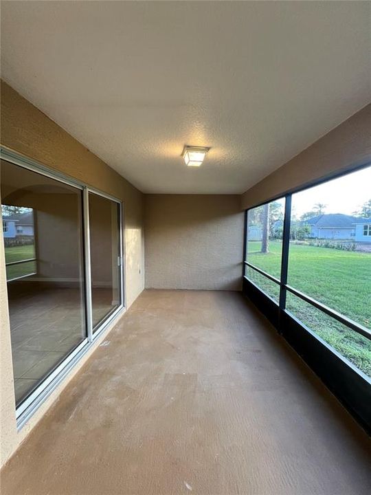 En Renta: $2,200 (4 camas, 2 baños, 2208 Pies cuadrados)