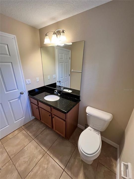 En Renta: $2,200 (4 camas, 2 baños, 2208 Pies cuadrados)