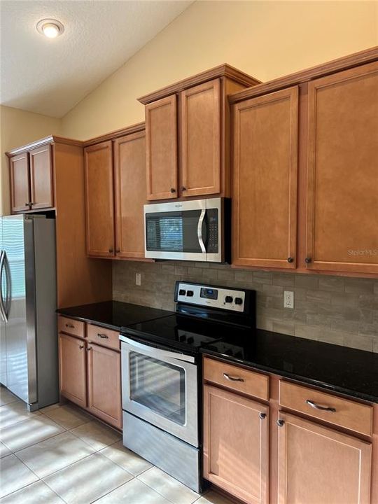 En Renta: $2,200 (4 camas, 2 baños, 2208 Pies cuadrados)