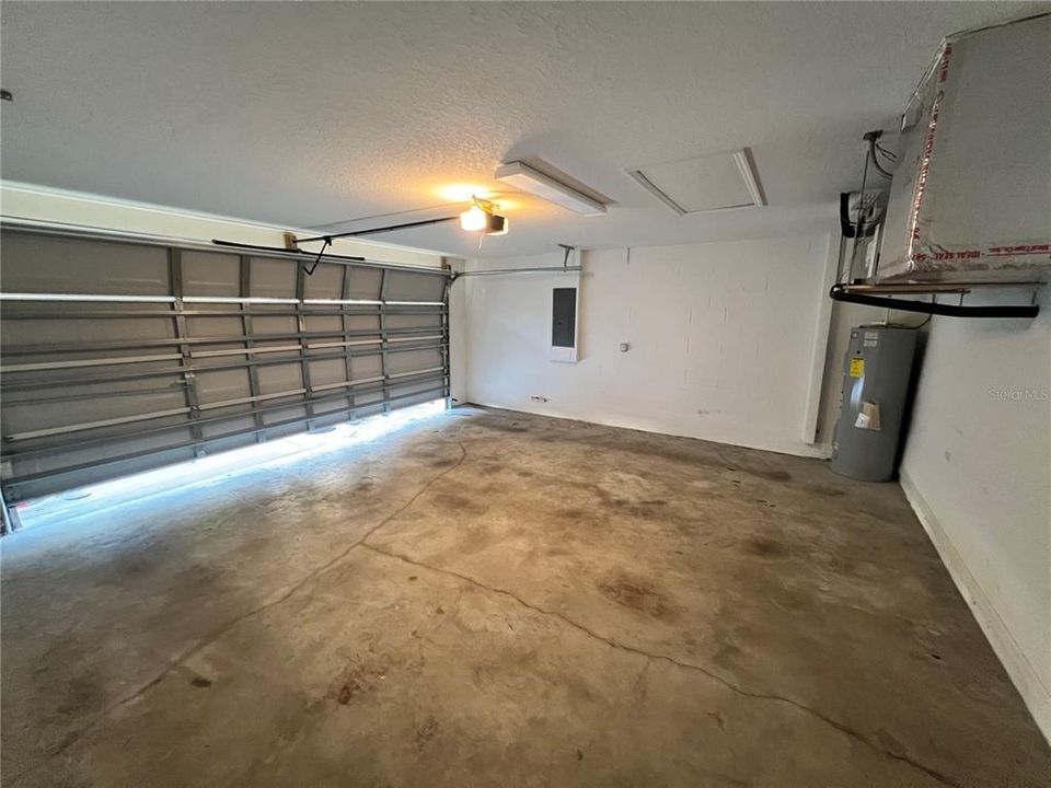 En Renta: $2,200 (4 camas, 2 baños, 2208 Pies cuadrados)