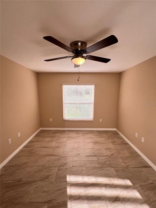 En Renta: $2,200 (4 camas, 2 baños, 2208 Pies cuadrados)