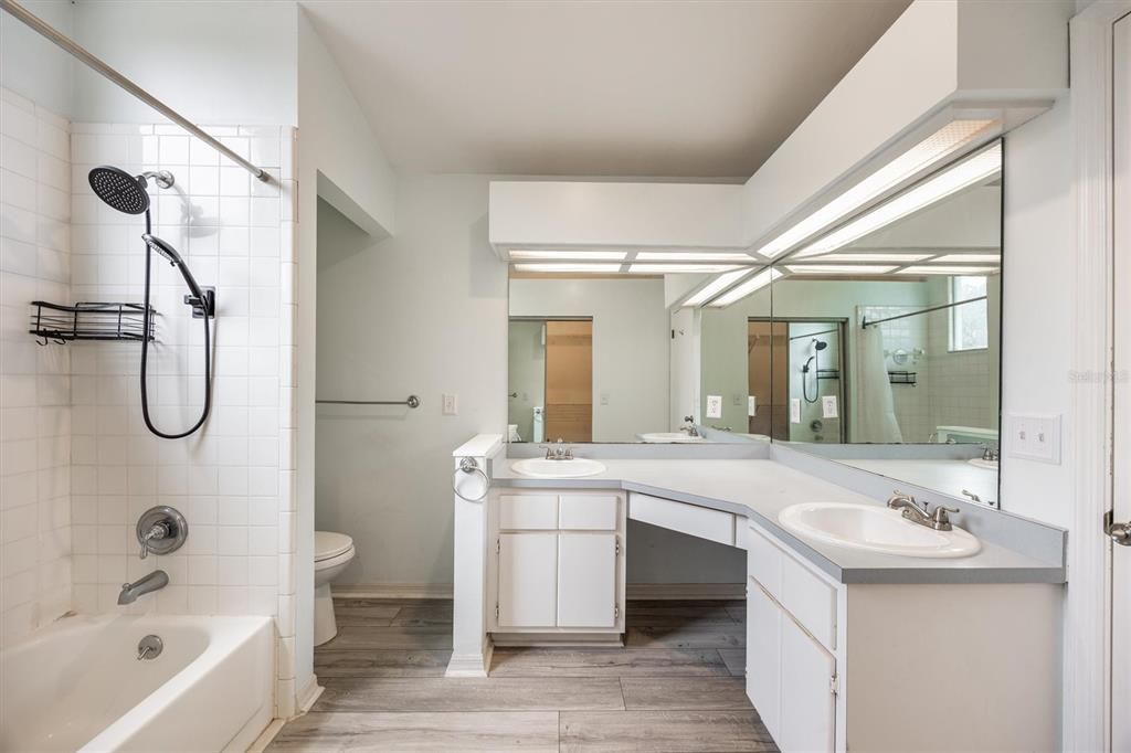 En Venta: $285,000 (3 camas, 2 baños, 1385 Pies cuadrados)