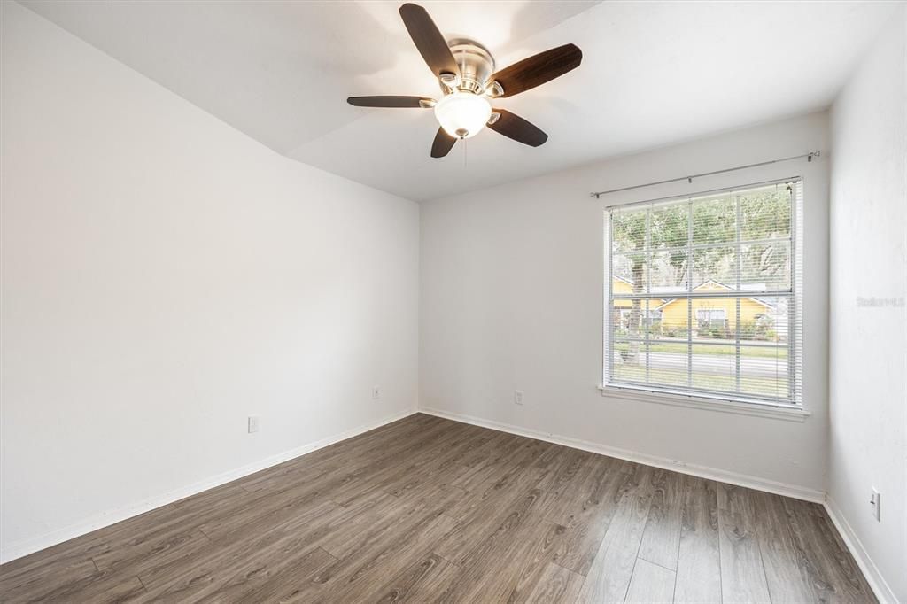 En Venta: $285,000 (3 camas, 2 baños, 1385 Pies cuadrados)