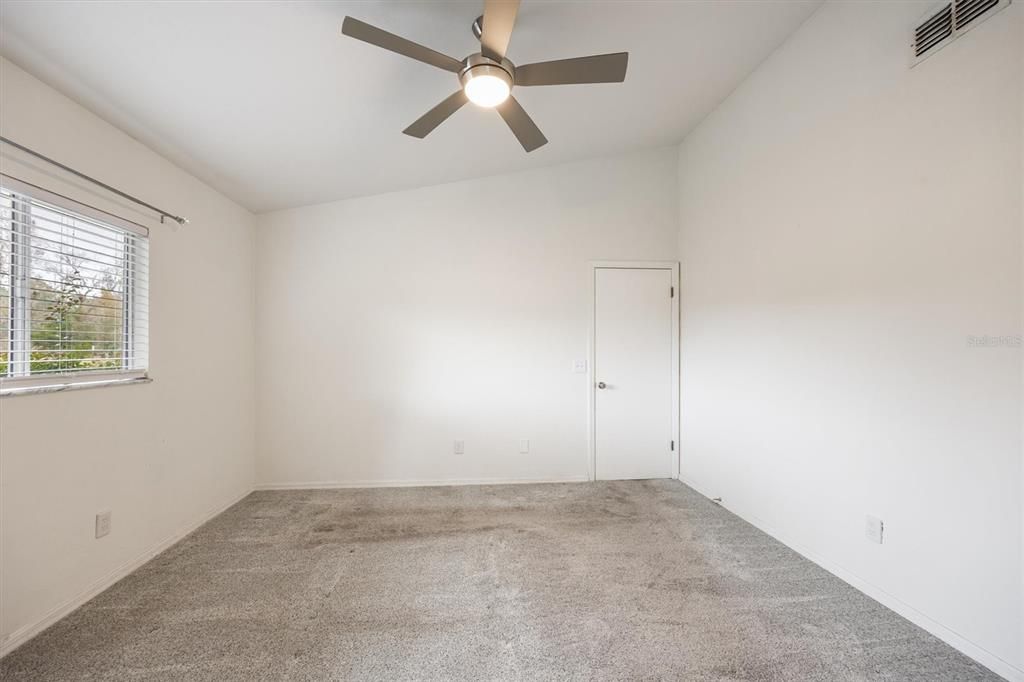 En Venta: $285,000 (3 camas, 2 baños, 1385 Pies cuadrados)