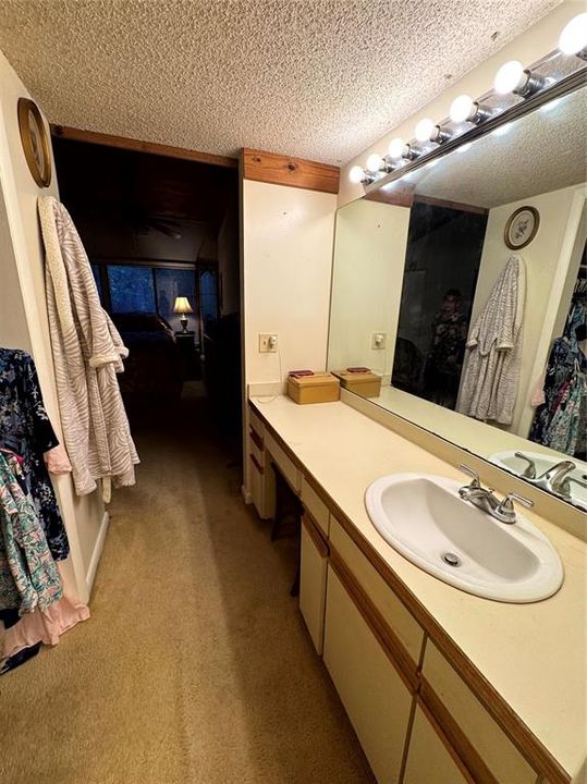 En Venta: $175,000 (2 camas, 2 baños, 1599 Pies cuadrados)