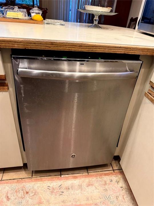 En Venta: $175,000 (2 camas, 2 baños, 1599 Pies cuadrados)