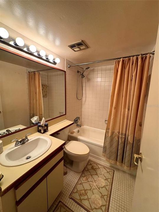 En Venta: $175,000 (2 camas, 2 baños, 1599 Pies cuadrados)