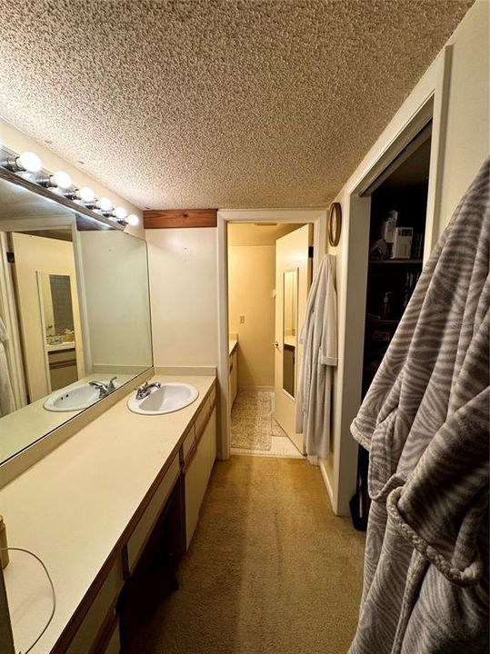 En Venta: $175,000 (2 camas, 2 baños, 1599 Pies cuadrados)