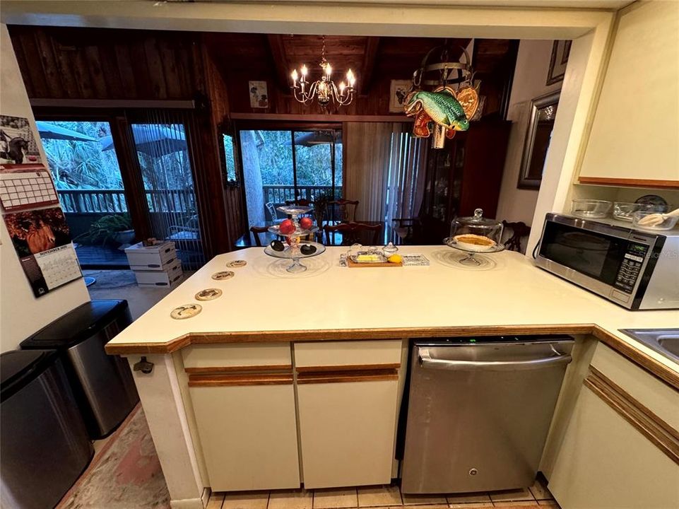 En Venta: $175,000 (2 camas, 2 baños, 1599 Pies cuadrados)