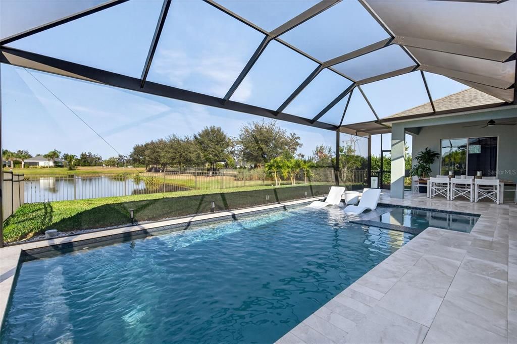 En Venta: $795,000 (3 camas, 3 baños, 2558 Pies cuadrados)