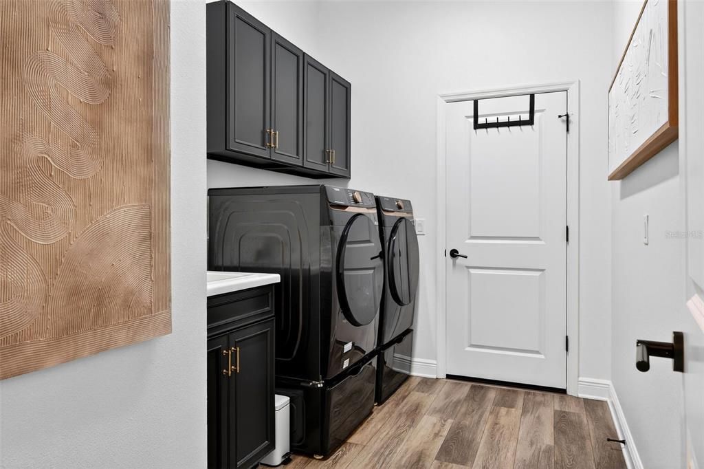 En Venta: $795,000 (3 camas, 3 baños, 2558 Pies cuadrados)