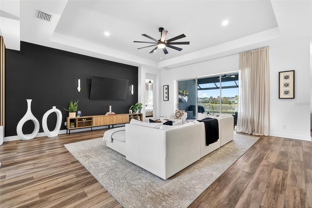 En Venta: $795,000 (3 camas, 3 baños, 2558 Pies cuadrados)