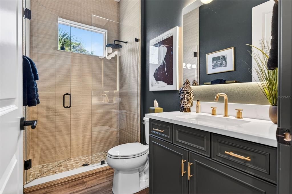 En Venta: $795,000 (3 camas, 3 baños, 2558 Pies cuadrados)