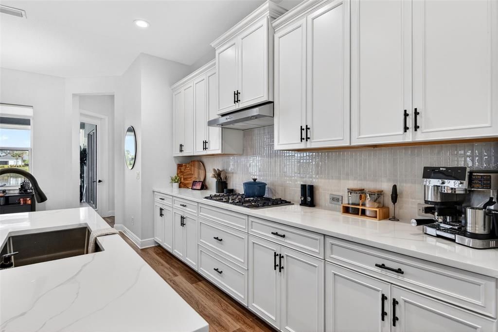 En Venta: $795,000 (3 camas, 3 baños, 2558 Pies cuadrados)