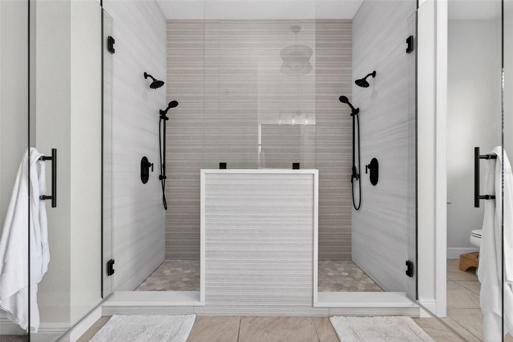 En Venta: $795,000 (3 camas, 3 baños, 2558 Pies cuadrados)