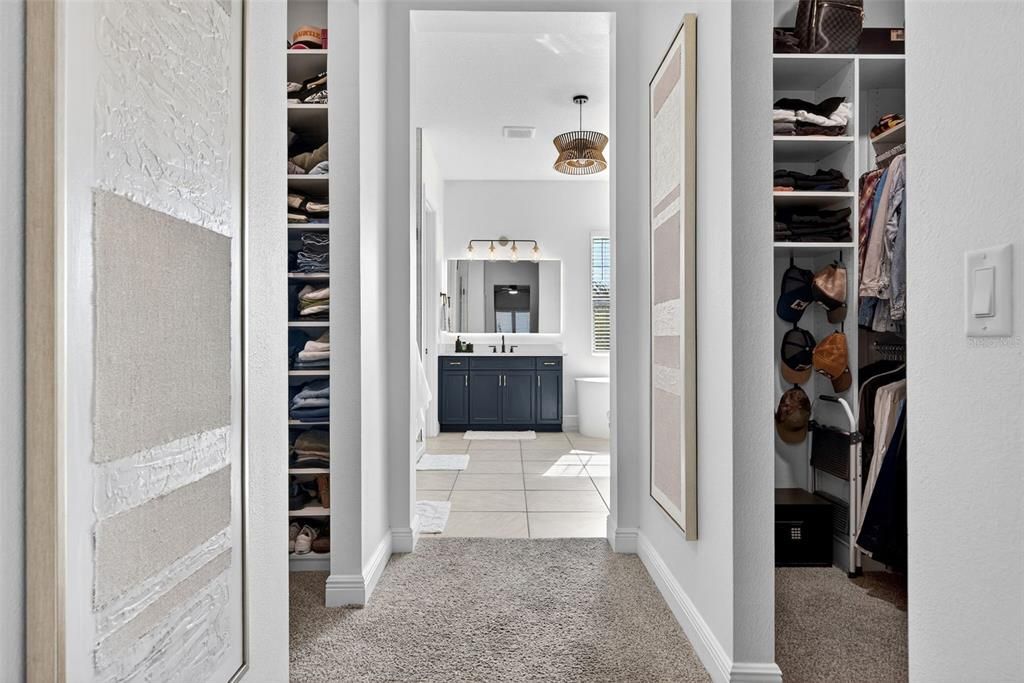 En Venta: $795,000 (3 camas, 3 baños, 2558 Pies cuadrados)