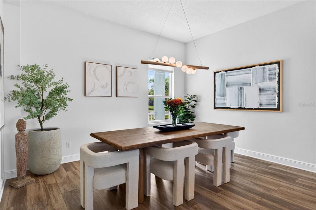 En Venta: $795,000 (3 camas, 3 baños, 2558 Pies cuadrados)