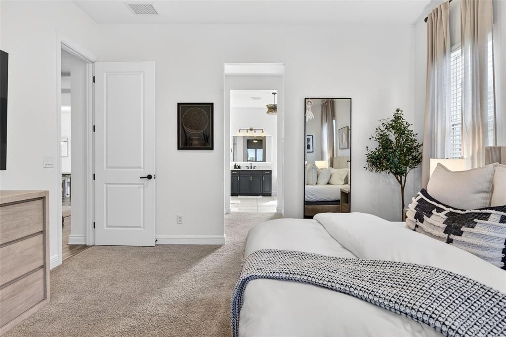 En Venta: $795,000 (3 camas, 3 baños, 2558 Pies cuadrados)