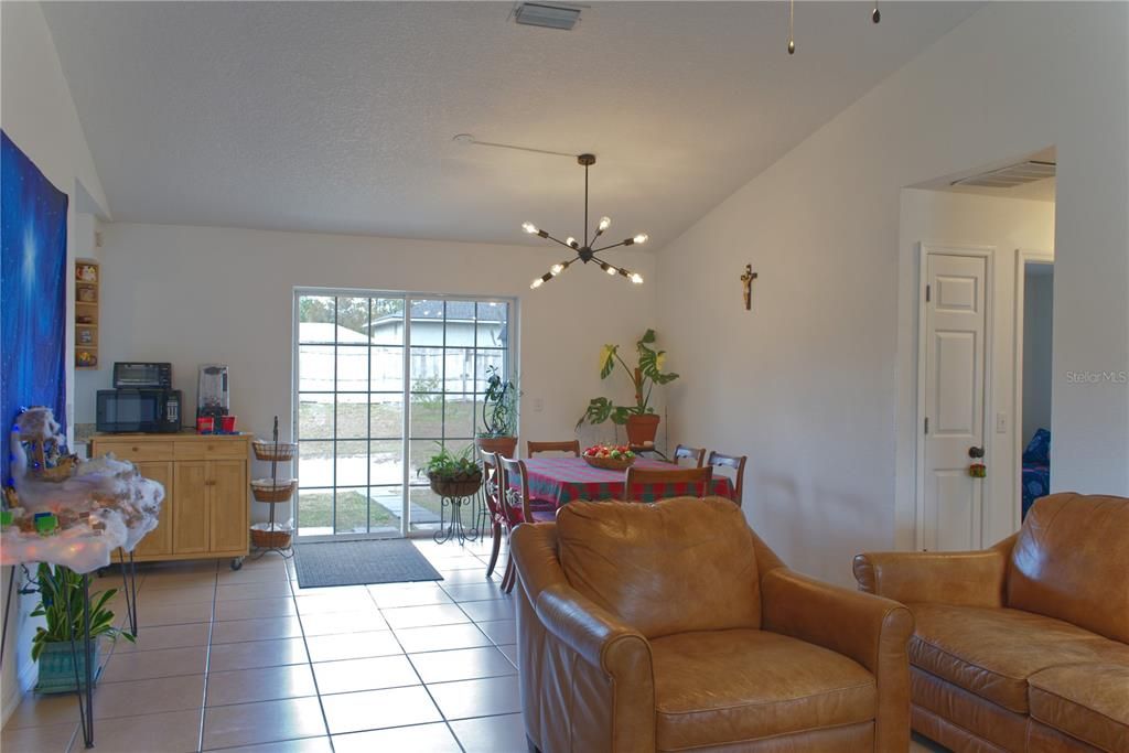 En Venta: $210,000 (3 camas, 2 baños, 1161 Pies cuadrados)