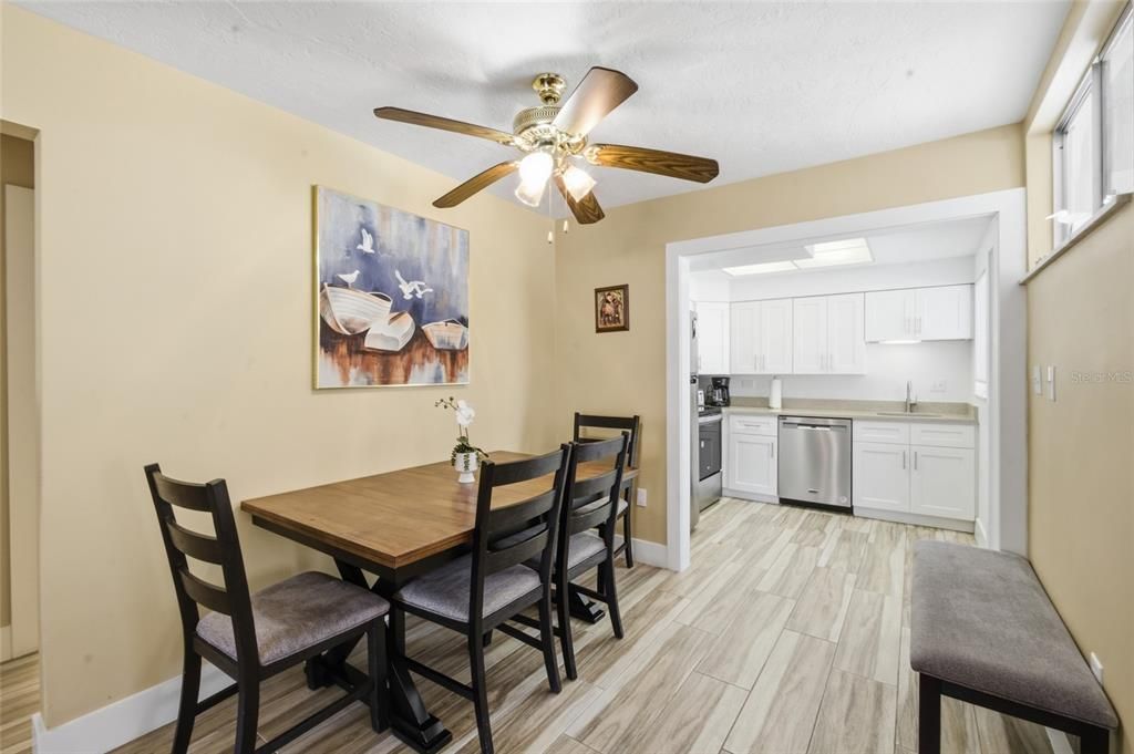 For Sale: $580,000 (2 beds, 2 baths, 1165 Square Feet)