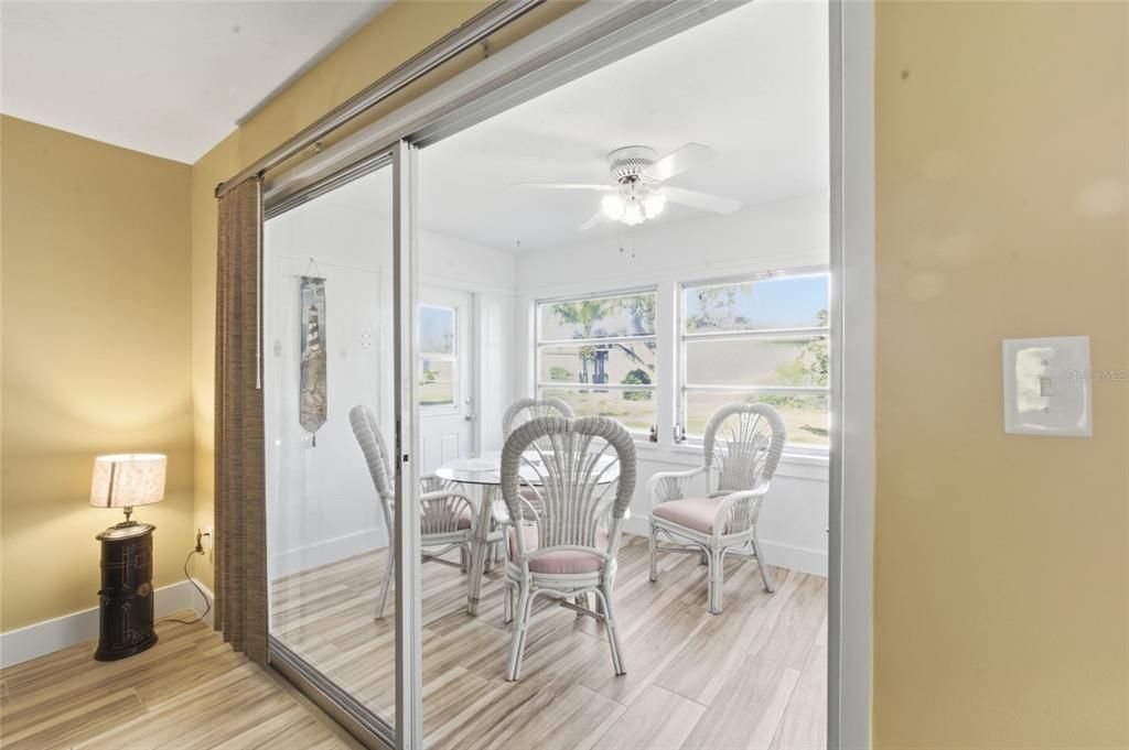 For Sale: $580,000 (2 beds, 2 baths, 1165 Square Feet)