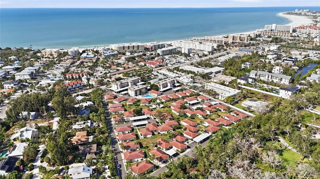 For Sale: $580,000 (2 beds, 2 baths, 1165 Square Feet)