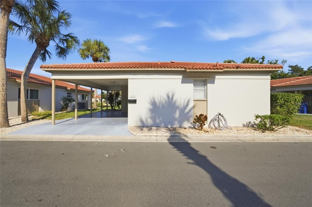 For Sale: $580,000 (2 beds, 2 baths, 1165 Square Feet)