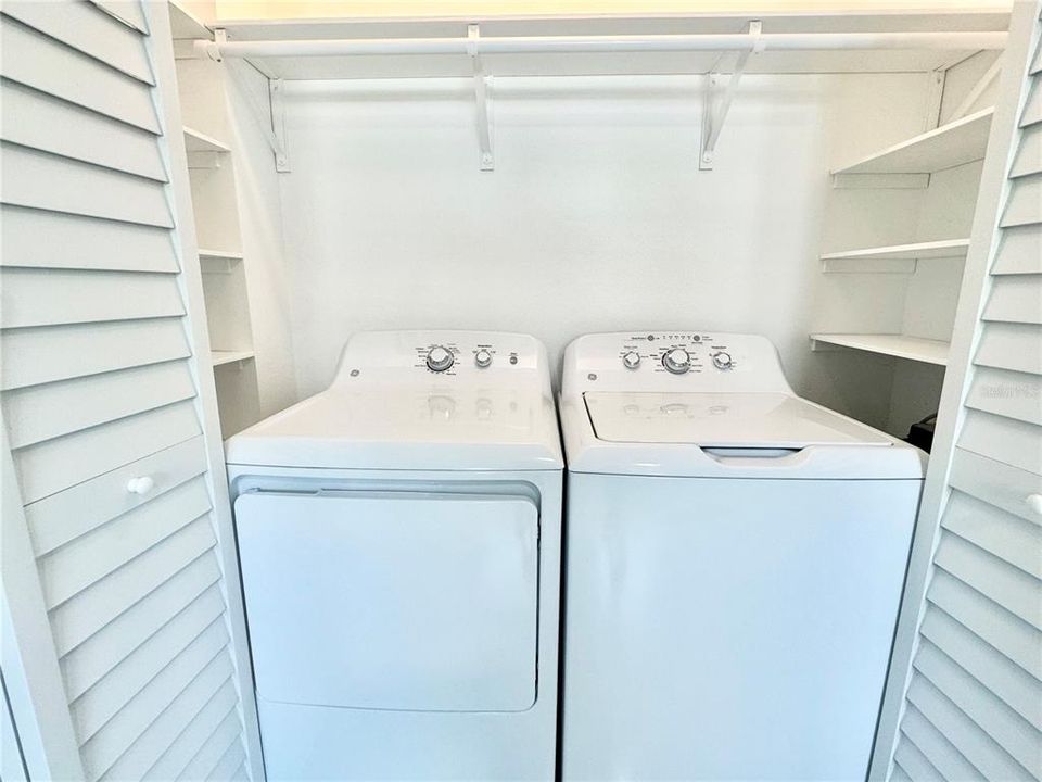 В аренду: $2,350 (2 спален, 1 ванн, 800 Квадратных фут)