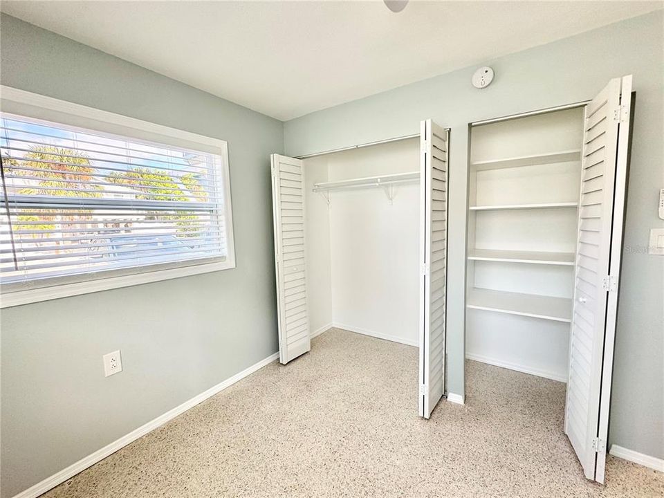 В аренду: $2,350 (2 спален, 1 ванн, 800 Квадратных фут)