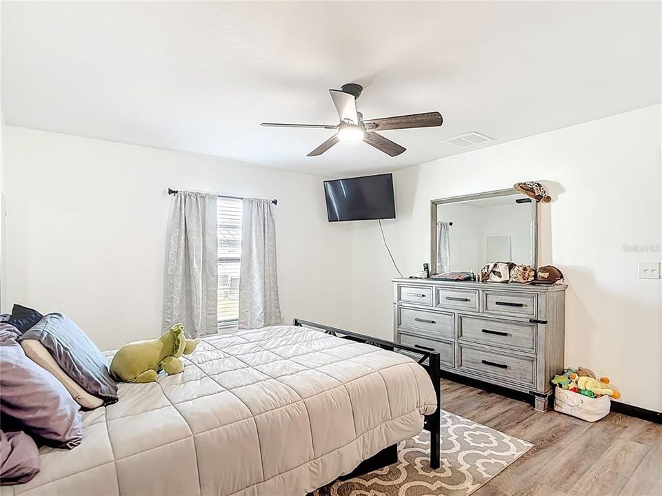 En Venta: $328,900 (3 camas, 2 baños, 1540 Pies cuadrados)