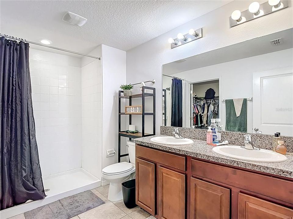 En Venta: $328,900 (3 camas, 2 baños, 1540 Pies cuadrados)