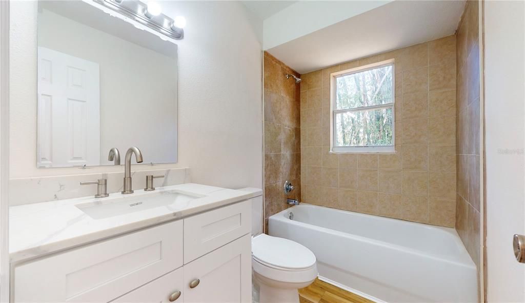 На продажу: $445,000 (4 спален, 0 ванн, 1500 Квадратных фут)