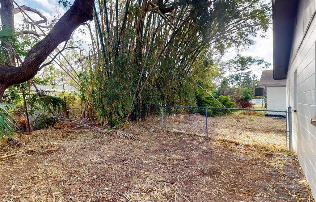 На продажу: $445,000 (4 спален, 0 ванн, 1500 Квадратных фут)