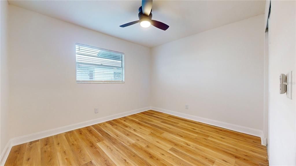 На продажу: $445,000 (4 спален, 0 ванн, 1500 Квадратных фут)