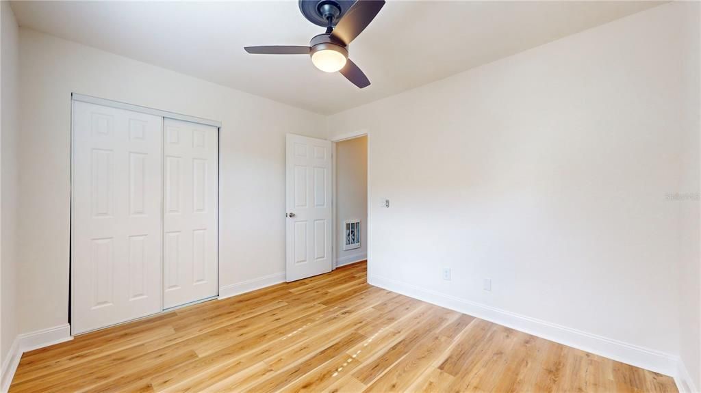 На продажу: $445,000 (4 спален, 0 ванн, 1500 Квадратных фут)