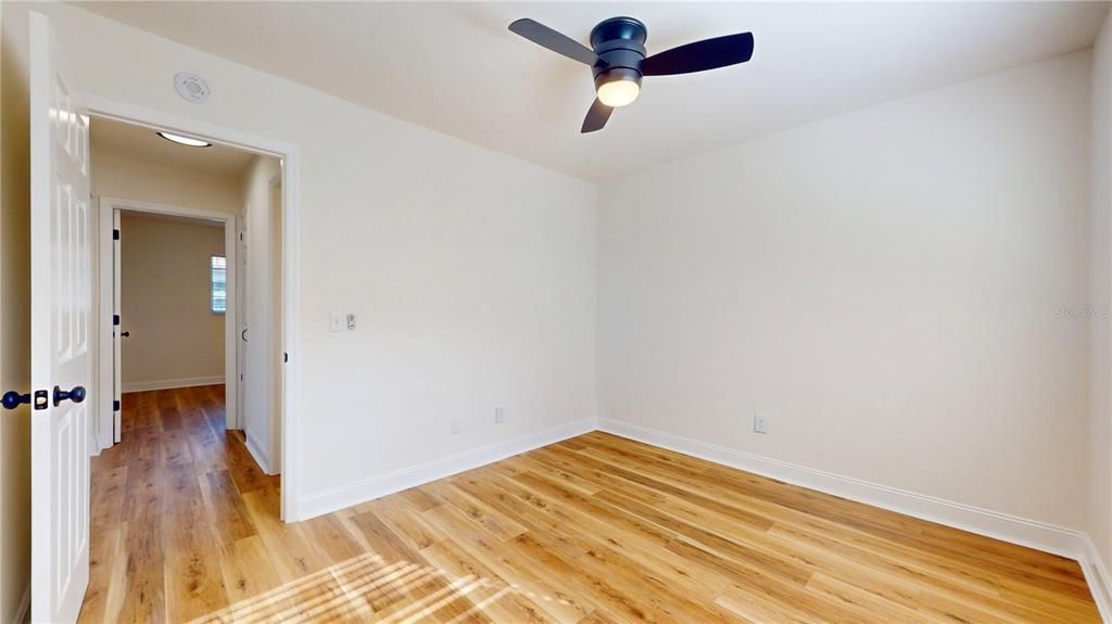 На продажу: $445,000 (4 спален, 0 ванн, 1500 Квадратных фут)