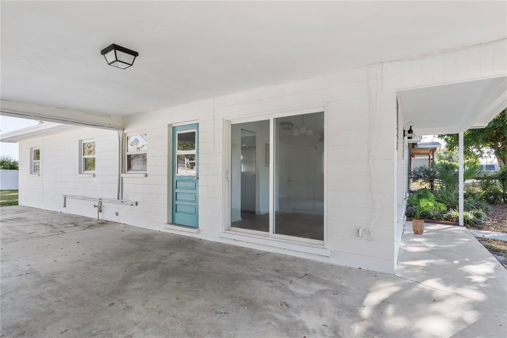 For Sale: $299,990 (3 beds, 1 baths, 1118 Square Feet)