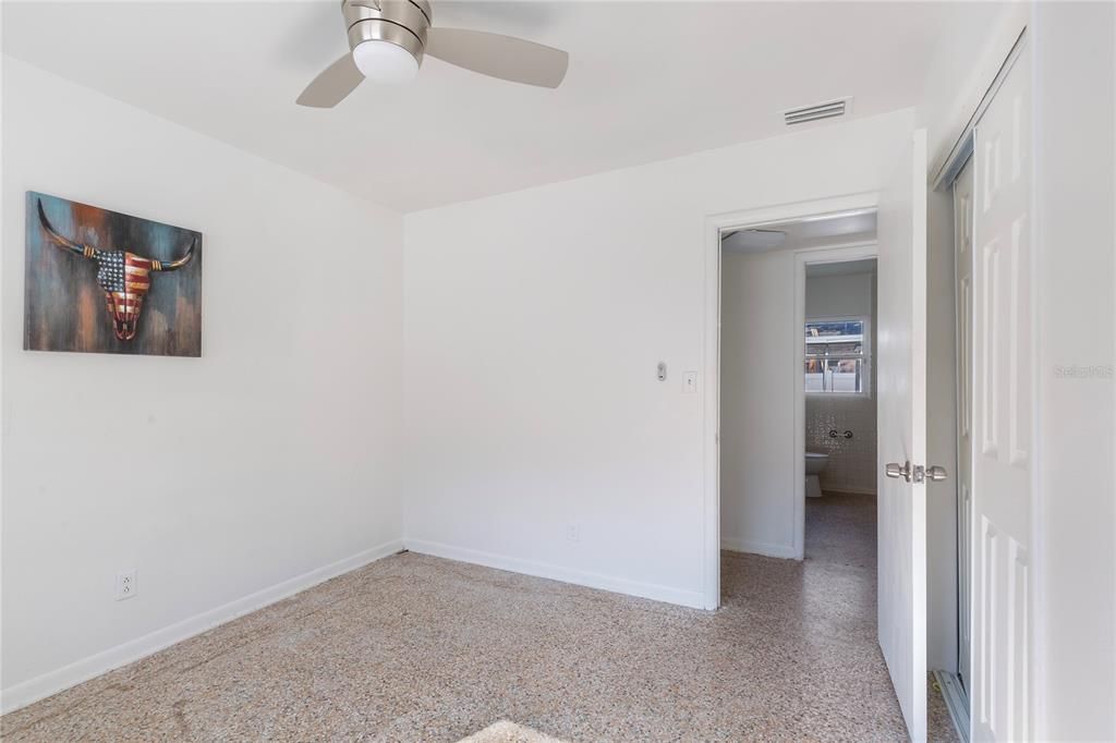 For Sale: $299,990 (3 beds, 1 baths, 1118 Square Feet)