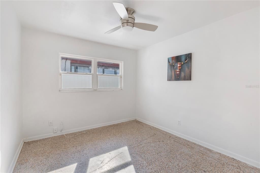 For Sale: $299,990 (3 beds, 1 baths, 1118 Square Feet)