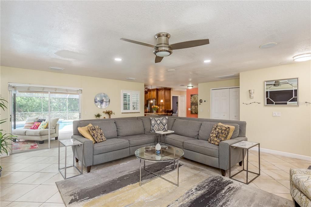 待售: $525,000 (3 贝兹, 2 浴室, 1394 平方英尺)