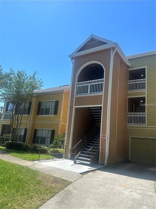 For Rent: $1,795 (2 beds, 2 baths, 979 Square Feet)