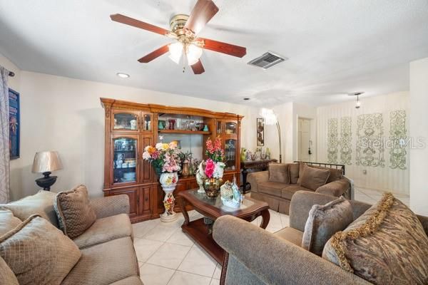 待售: $330,000 (3 贝兹, 2 浴室, 1505 平方英尺)